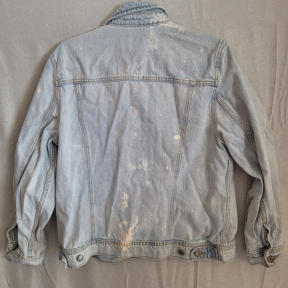 Old Navy Womens Distressed Denim Jacket Size XL - Picture 3 of 7